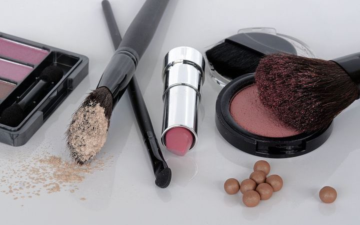 Makijaż permanentny – dla kogo wolno polecić?