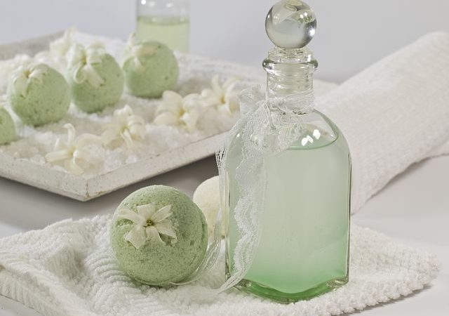 Kremy do twarzy i inne zwilżające preparaty