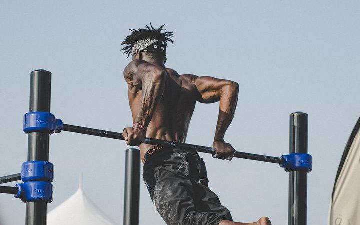 Postęp w dziedzinie fizycznej – czy warto inwestować w odżywki i spalacze tłuszczu?